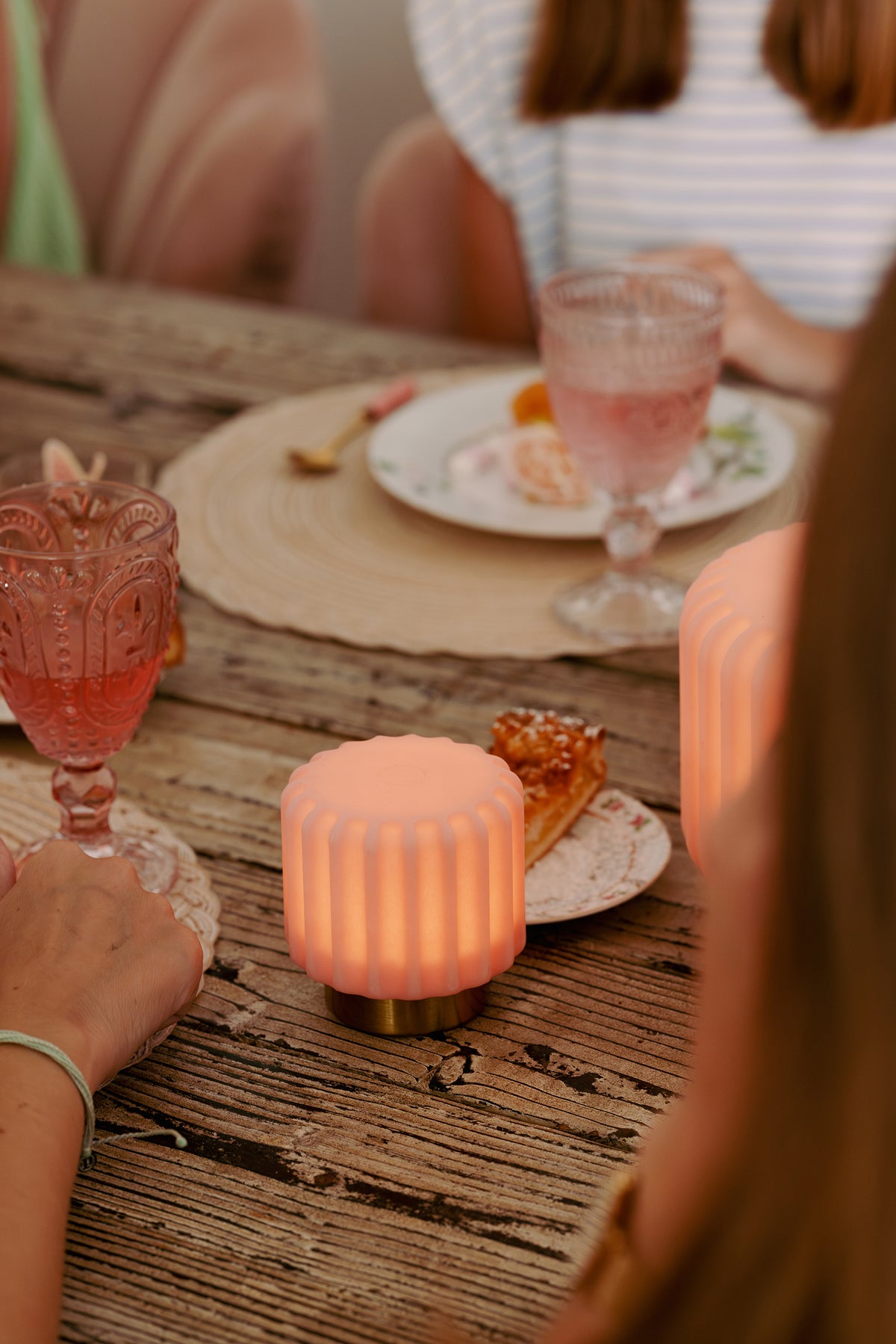 Dentelles 9-light USB rechargeable STRAWBERRY/GOLD | 9 cm x Ø 9 cm