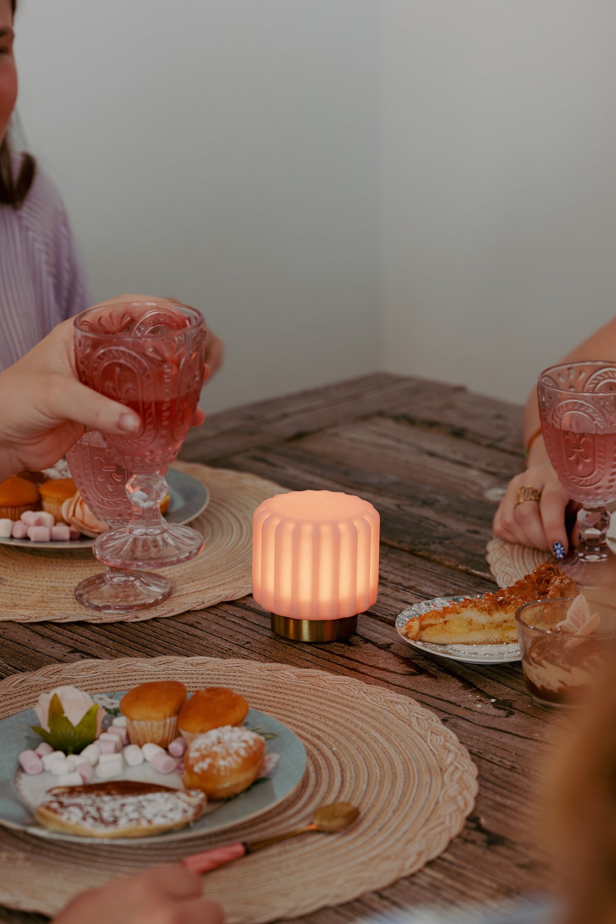 Dentelles 9-light USB rechargeable STRAWBERRY/GOLD | 9 cm x Ø 9 cm