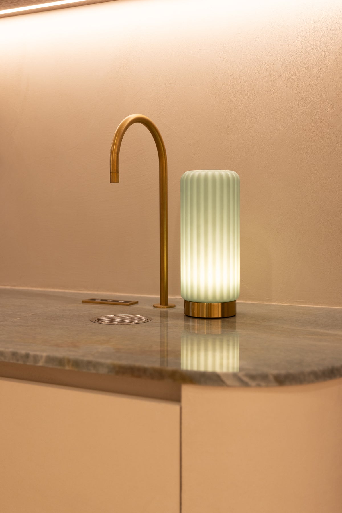 Dentelles 29 light USB rechargeable PISTACHIO/GOLD base | 29.5 cm x Ø 12 cm