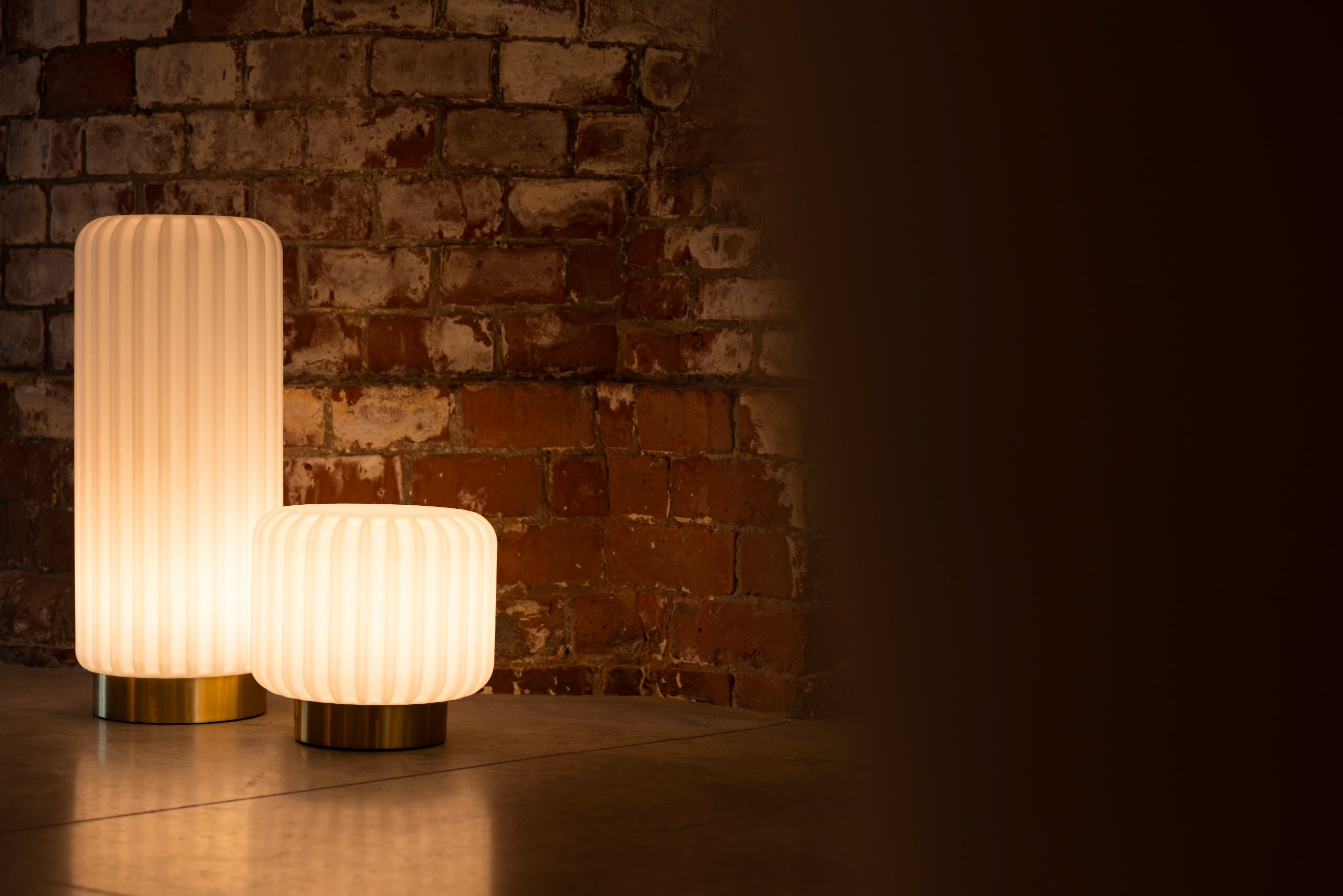 Dentelles Large XL luminaire USB rechargeable, base DORÉE | H29 cm x Ø 30,7 cm