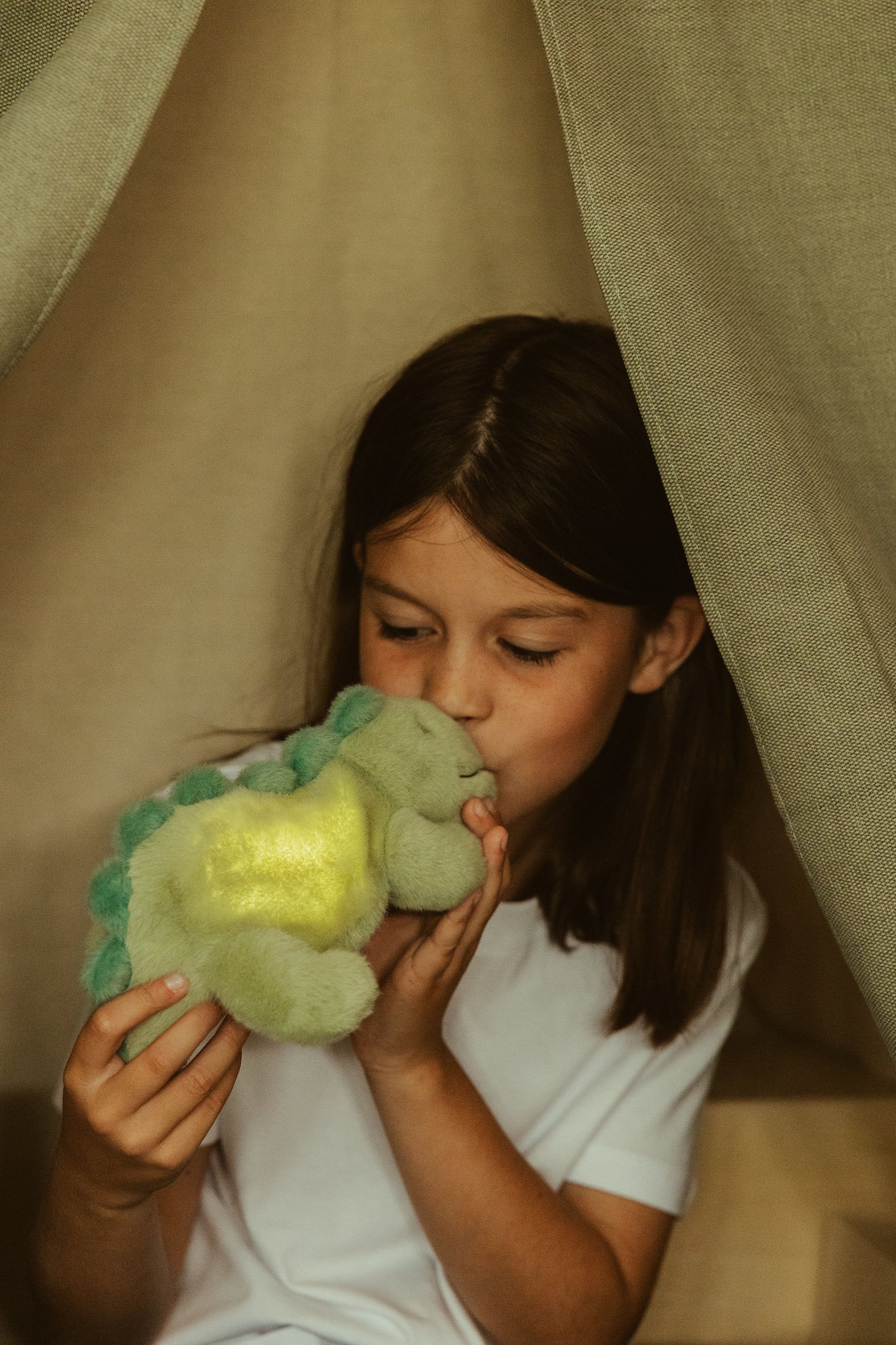Jéroom Dino pluche GROEN & SAGE Nightlight | H 11 x 26 x 15 cm