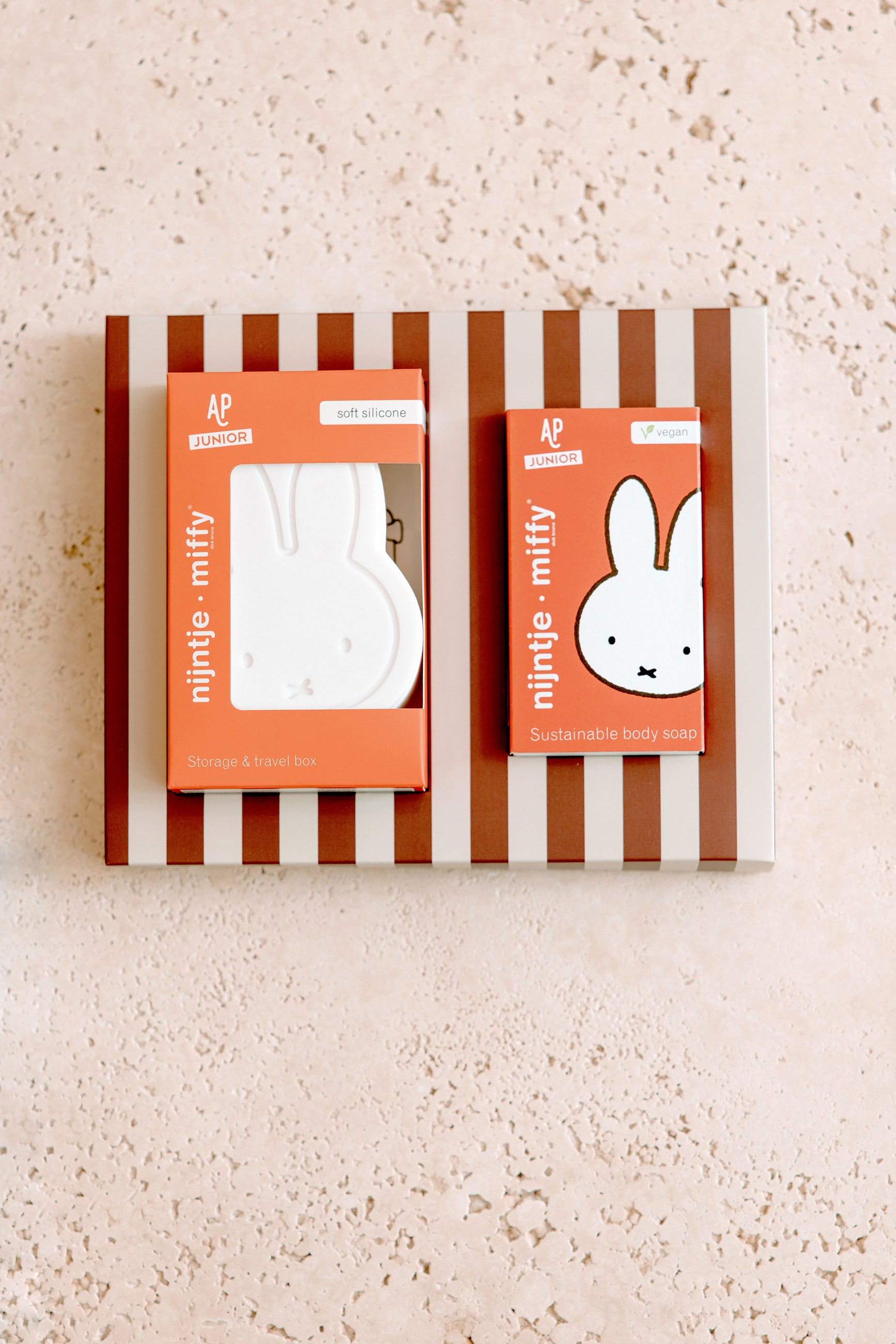 nijntje WIT-ROOD Geschenkdoos | zeepje + zeepdoosje