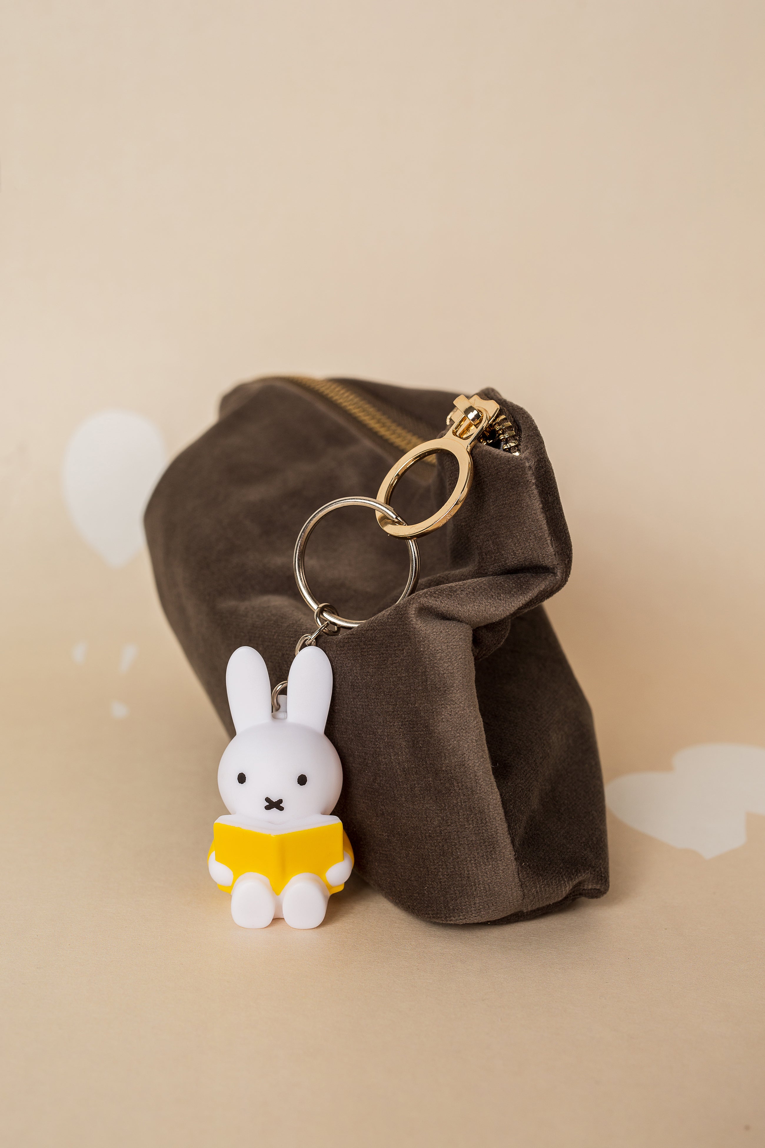 nijntje leest GEEL Sleutelhanger | H6  Ø 3.3 CM