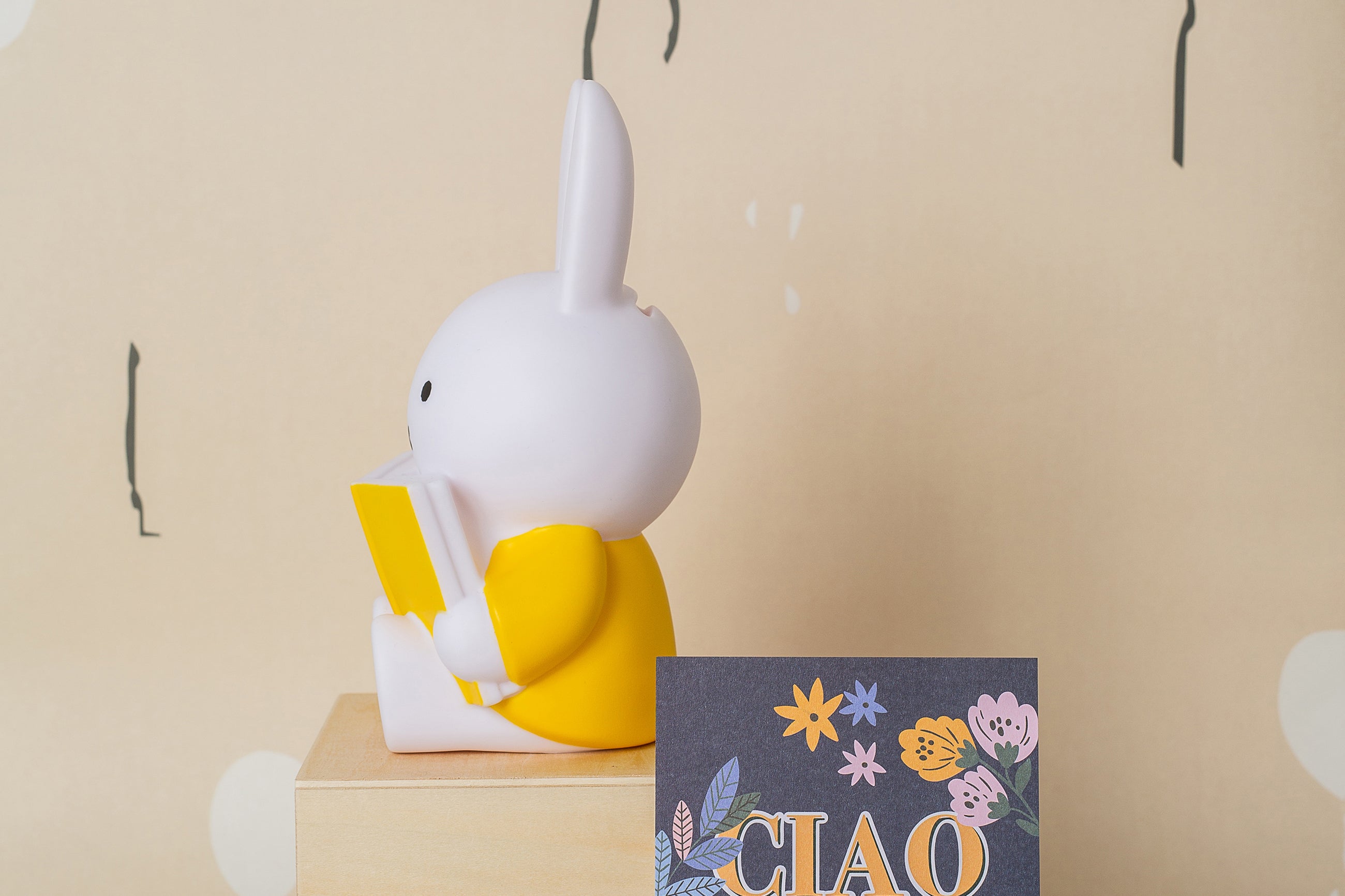 Miffy Reading YELLOW Money Box Medium | H19 Ø 10 CM